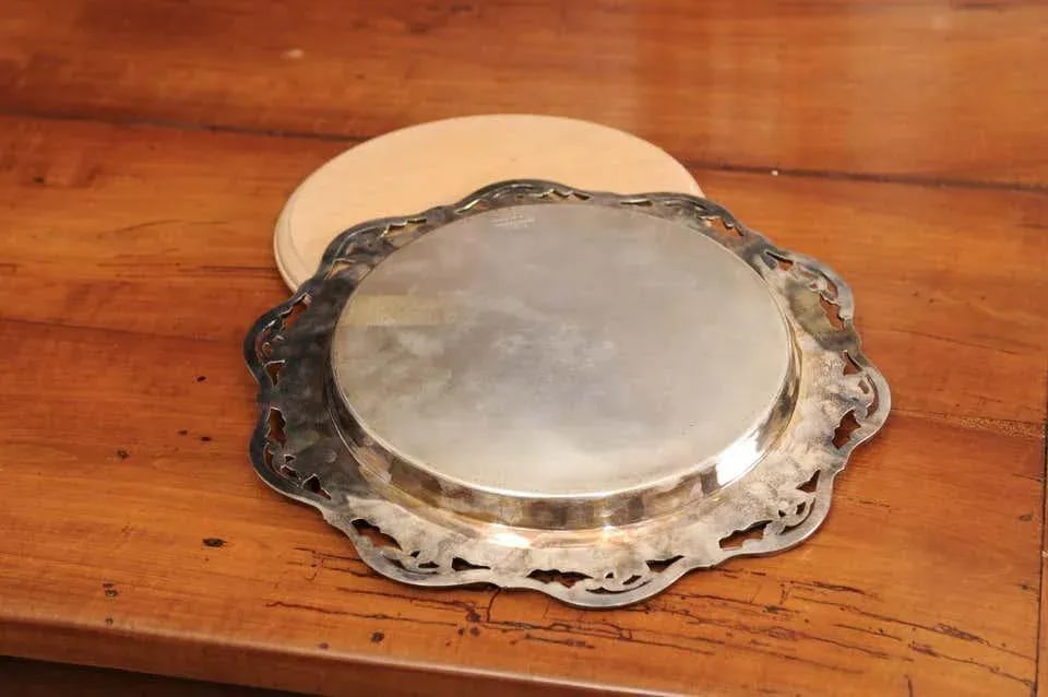 Late 19th Century English R.F. Mosley & Co Round Silver Plated Tray With Pierced Scalloped Border - 7