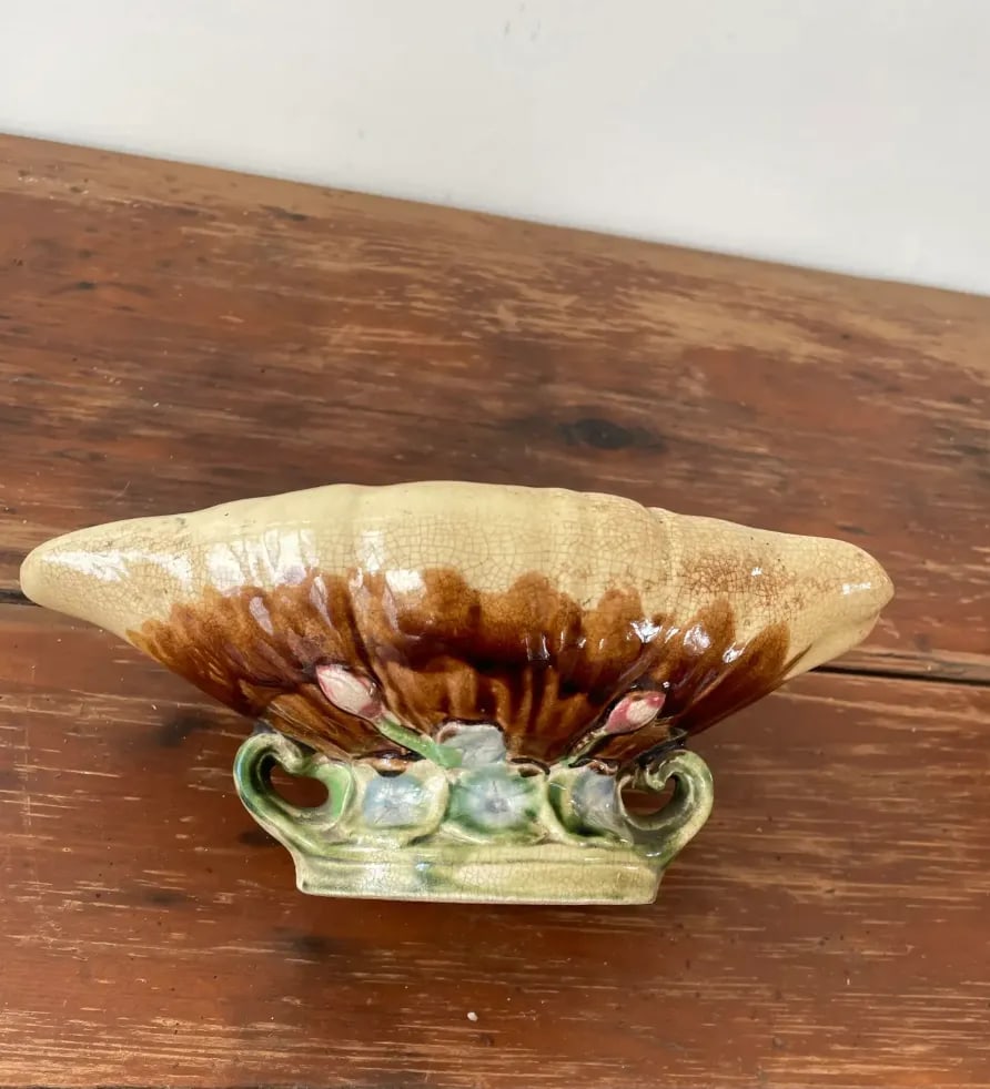 Vintage Majolica Clamshell Shaped Pedestal Bowl With Floral Designed Base - 4