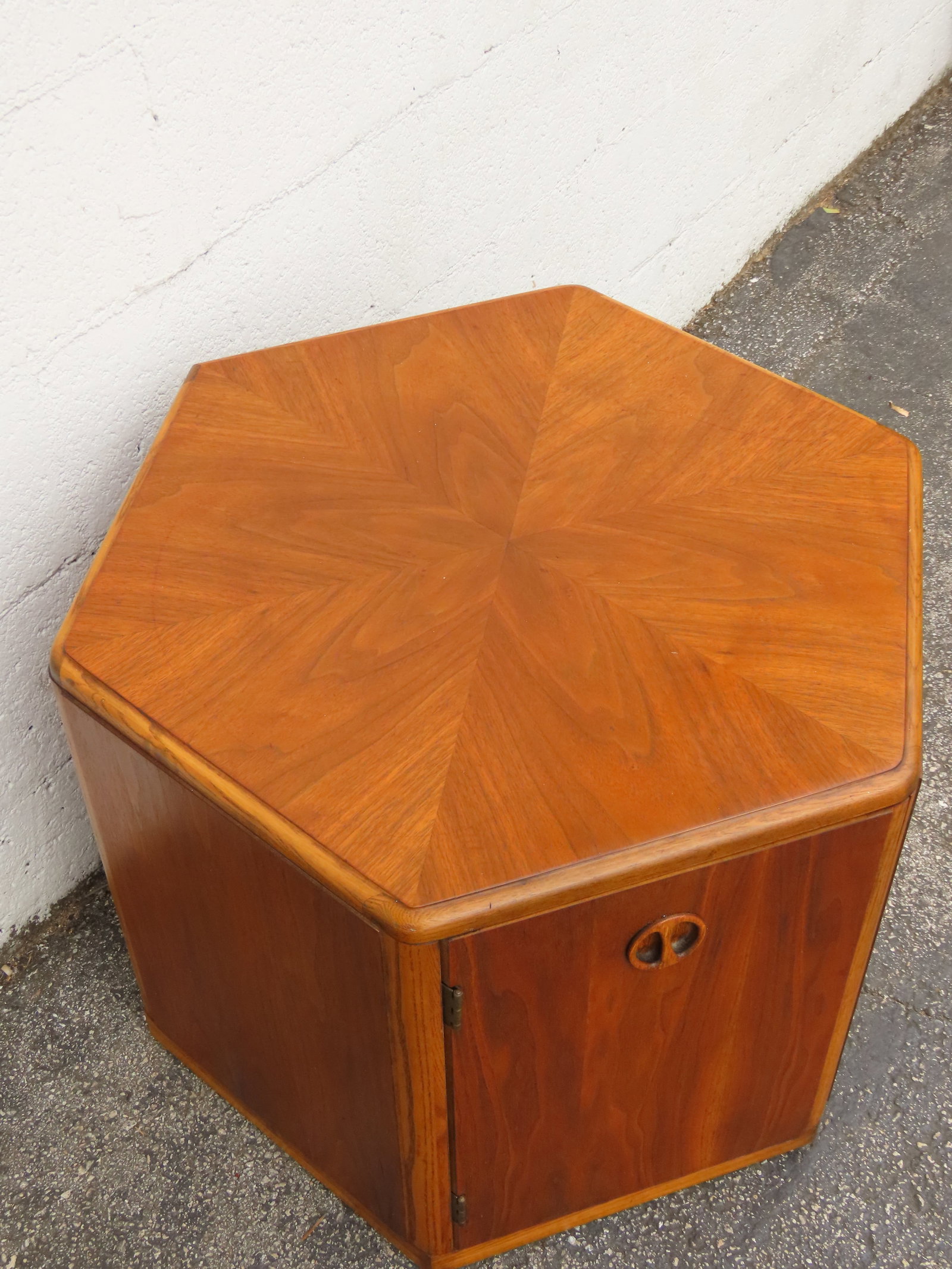 Lane Hexagon Mid Century Modern Nightstand Side End Lamp Table Bar Commode 6315 - 10