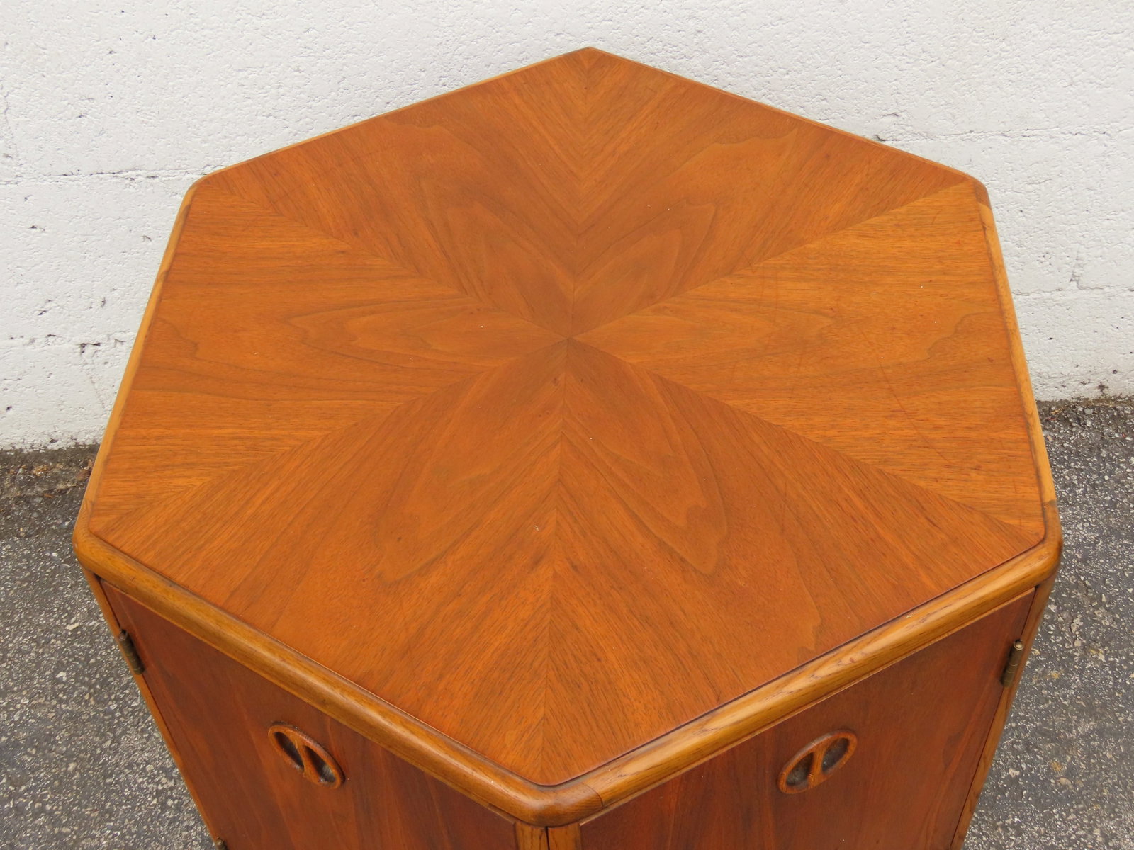 Lane Hexagon Mid Century Modern Nightstand Side End Lamp Table Bar Commode 6315 - 17