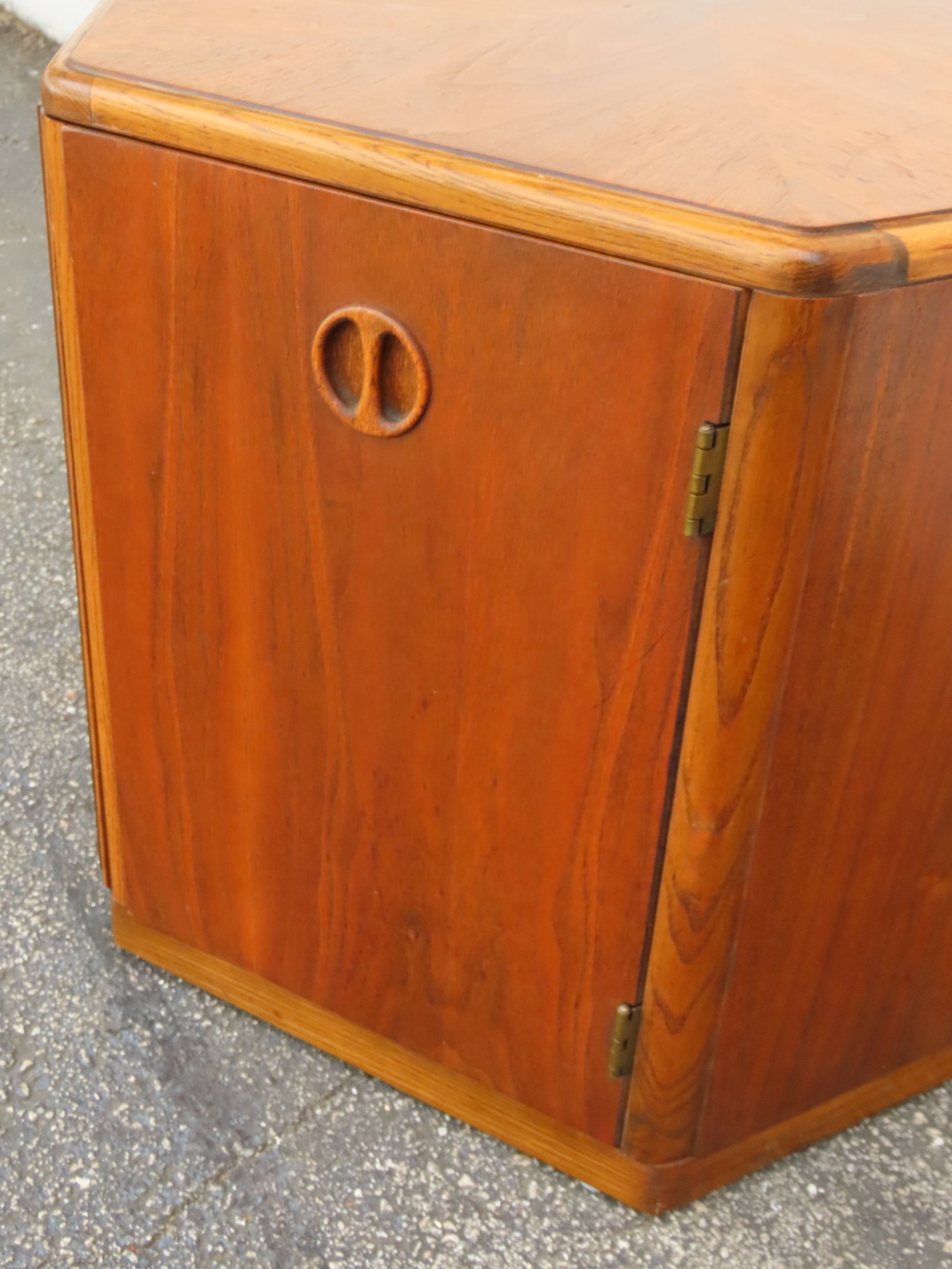 Lane Hexagon Mid Century Modern Nightstand Side End Lamp Table Bar Commode 6315 - 18