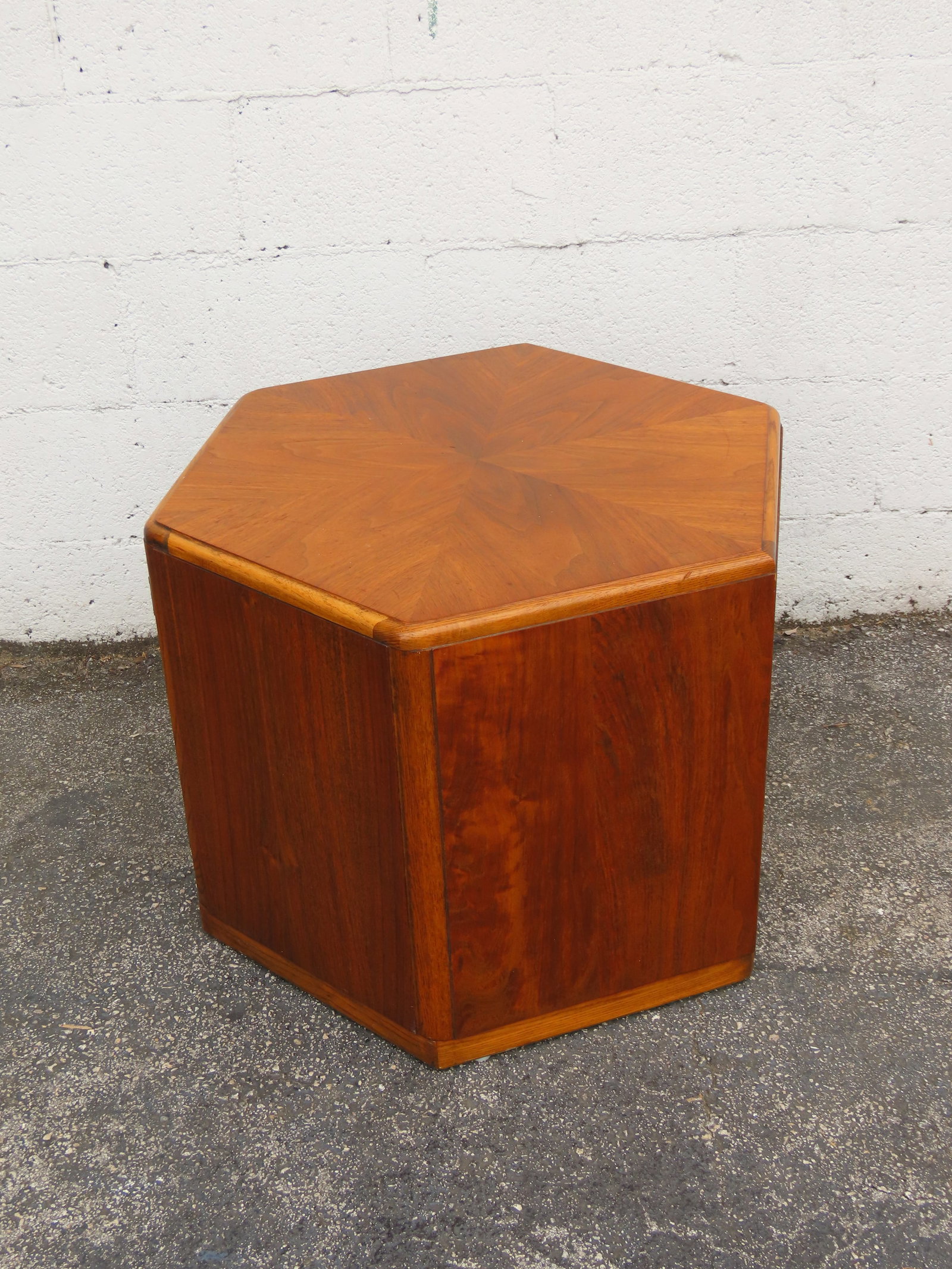 Lane Hexagon Mid Century Modern Nightstand Side End Lamp Table Bar Commode 6315 - 7