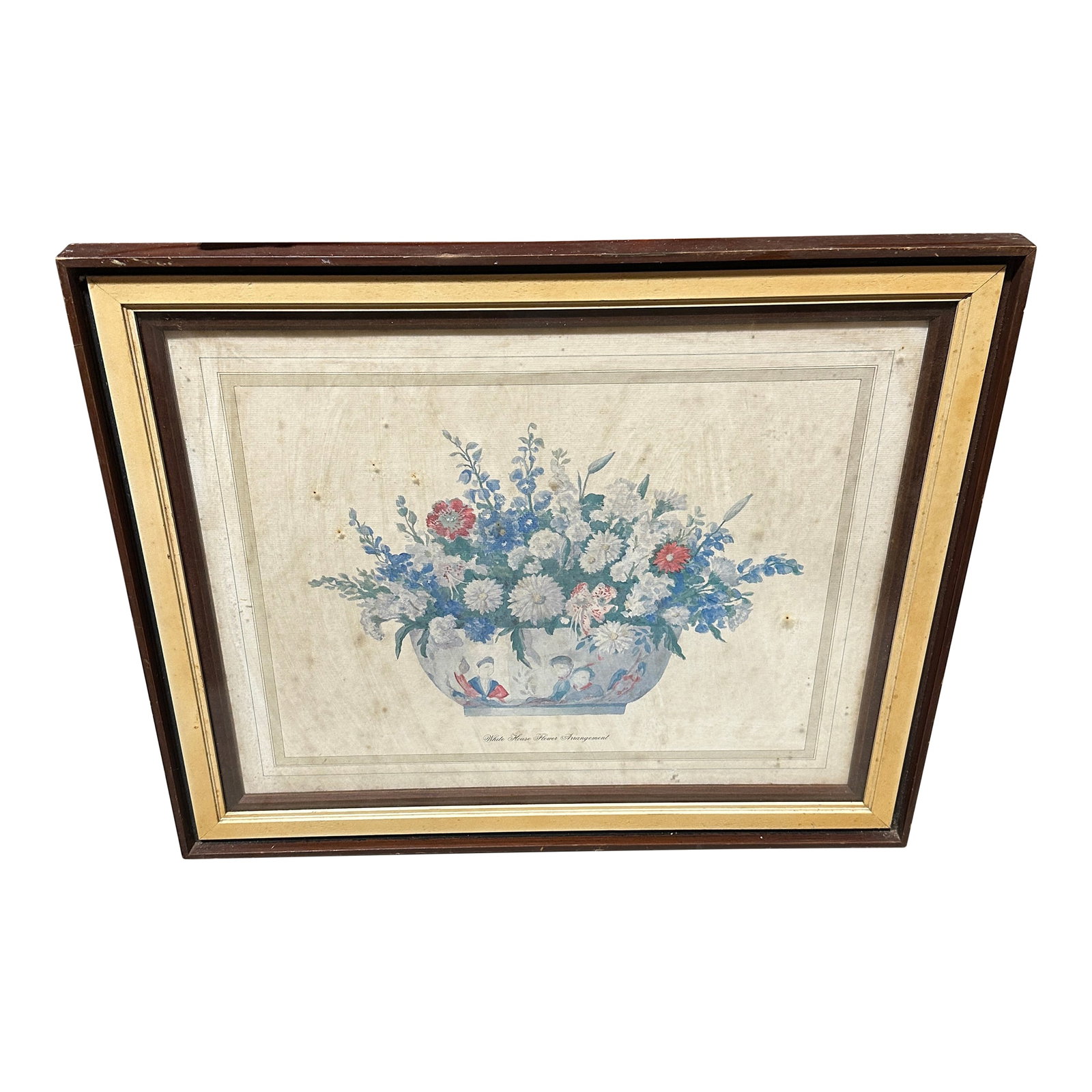 Wooden Vintage Framed Print of Flowers: Up for consideration is a beautiful floral print in a wooden frame. This would look lovely in your home and it is a great conversation starter for your guests! This is also perfect for the interior de