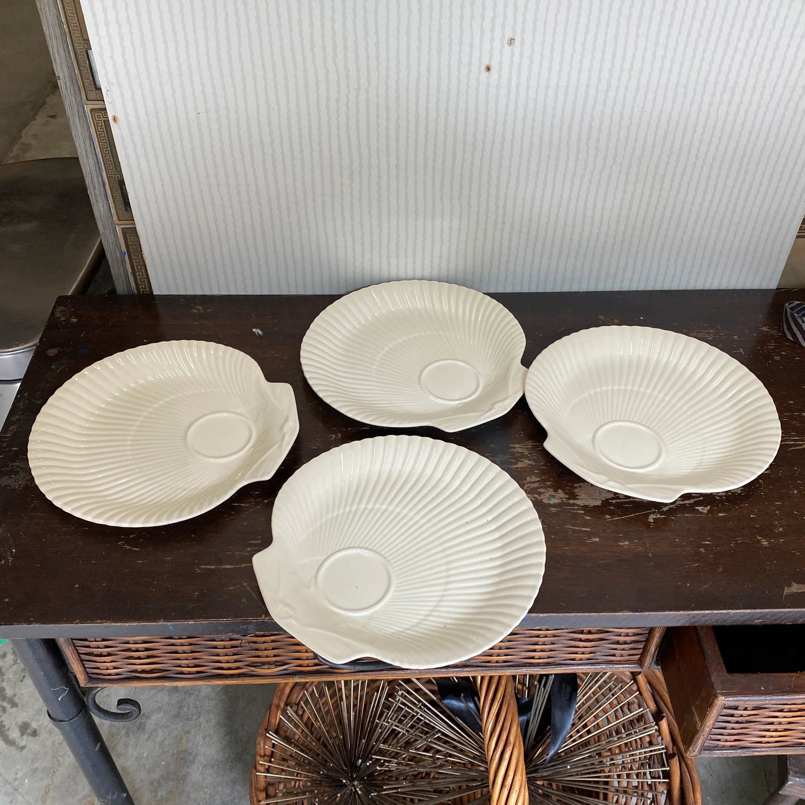 Vintage Wedgwood of Etruria Nautilus Shell Dinner Plates- Set of 4 - 6