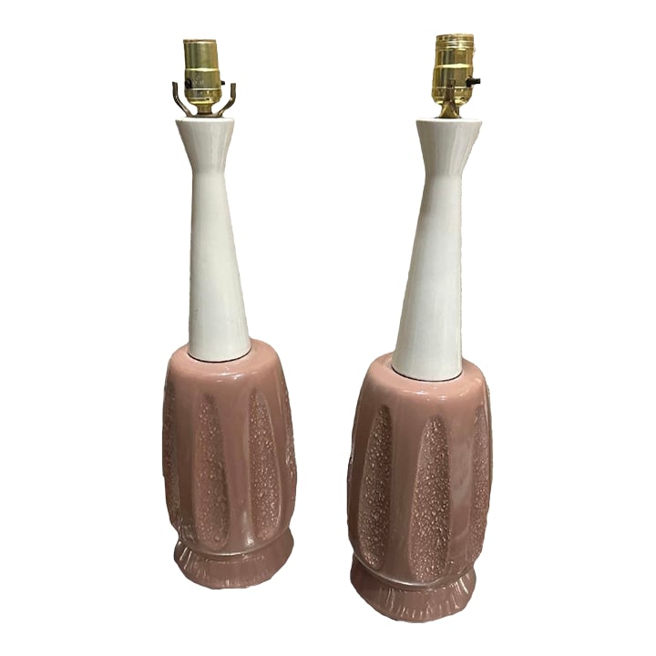 1970s Pair of Light Pink Ceramic Mid-Century Modern Table Lamps: Up for consideration is a beautiful vintage pair of light pink ceramic Mid-Century Modern table lamps. These are such lovely pieces that would look perfect in your home, and they are a great conversat