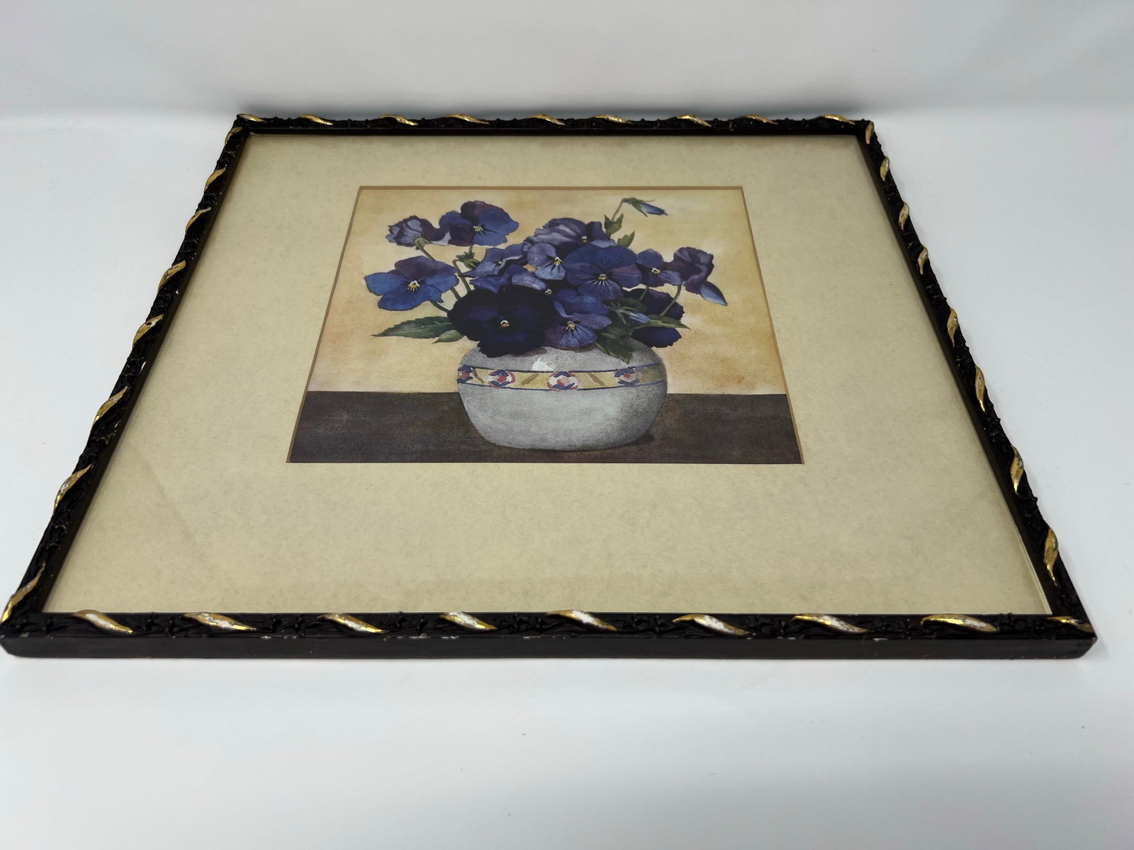 Floral Still Life Print in Period Gilt-Accented Frame, Early 20th Century - 5
