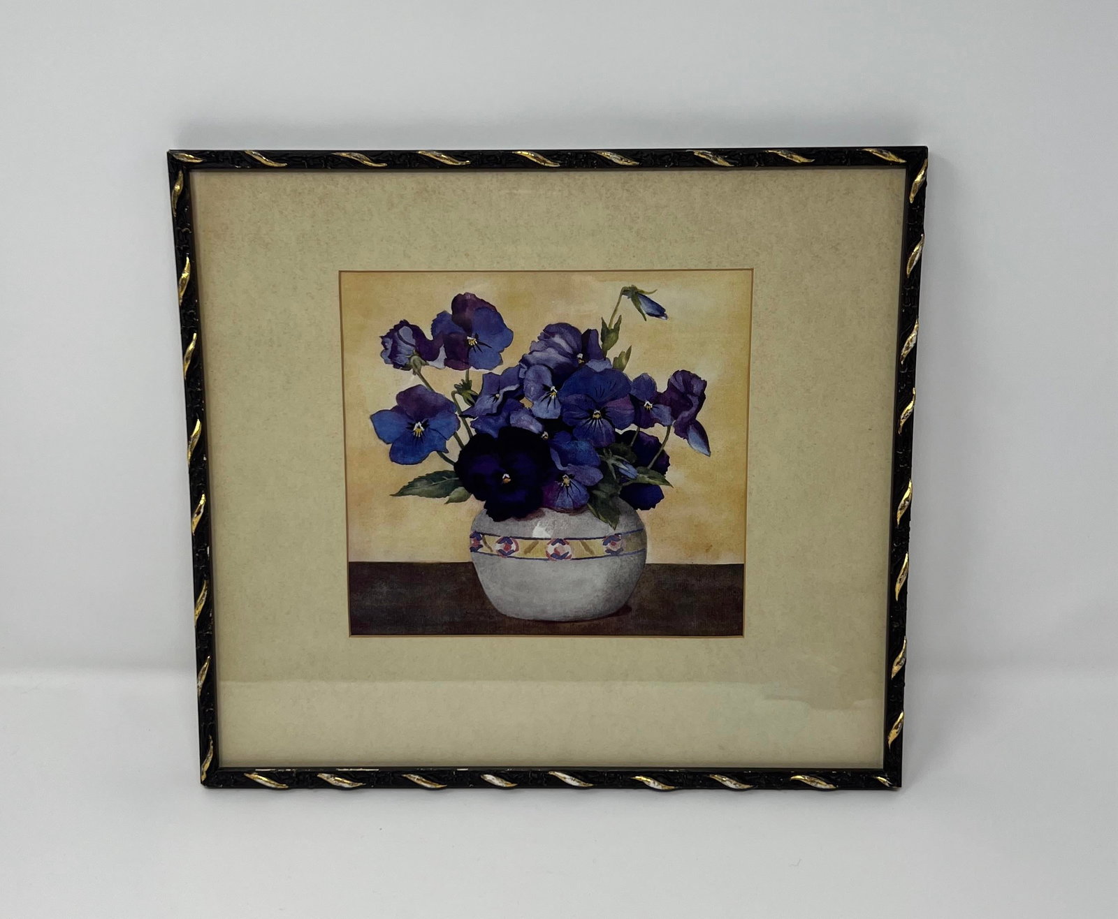 Floral Still Life Print in Period Gilt-Accented Frame, Early 20th Century - 7