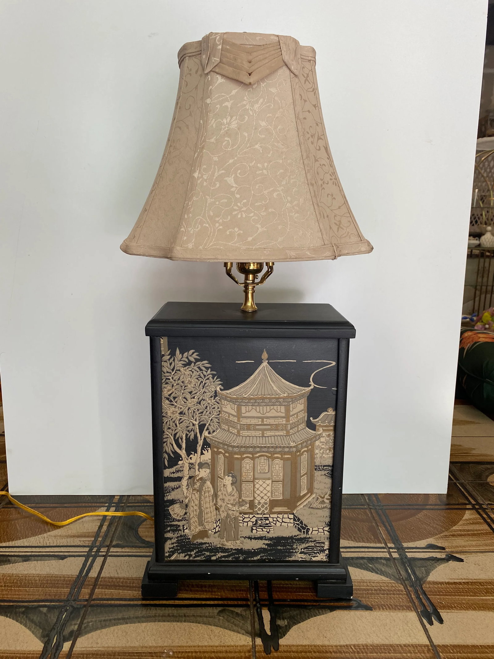 1960s Chinoiserie Wooden Lamp - 2
