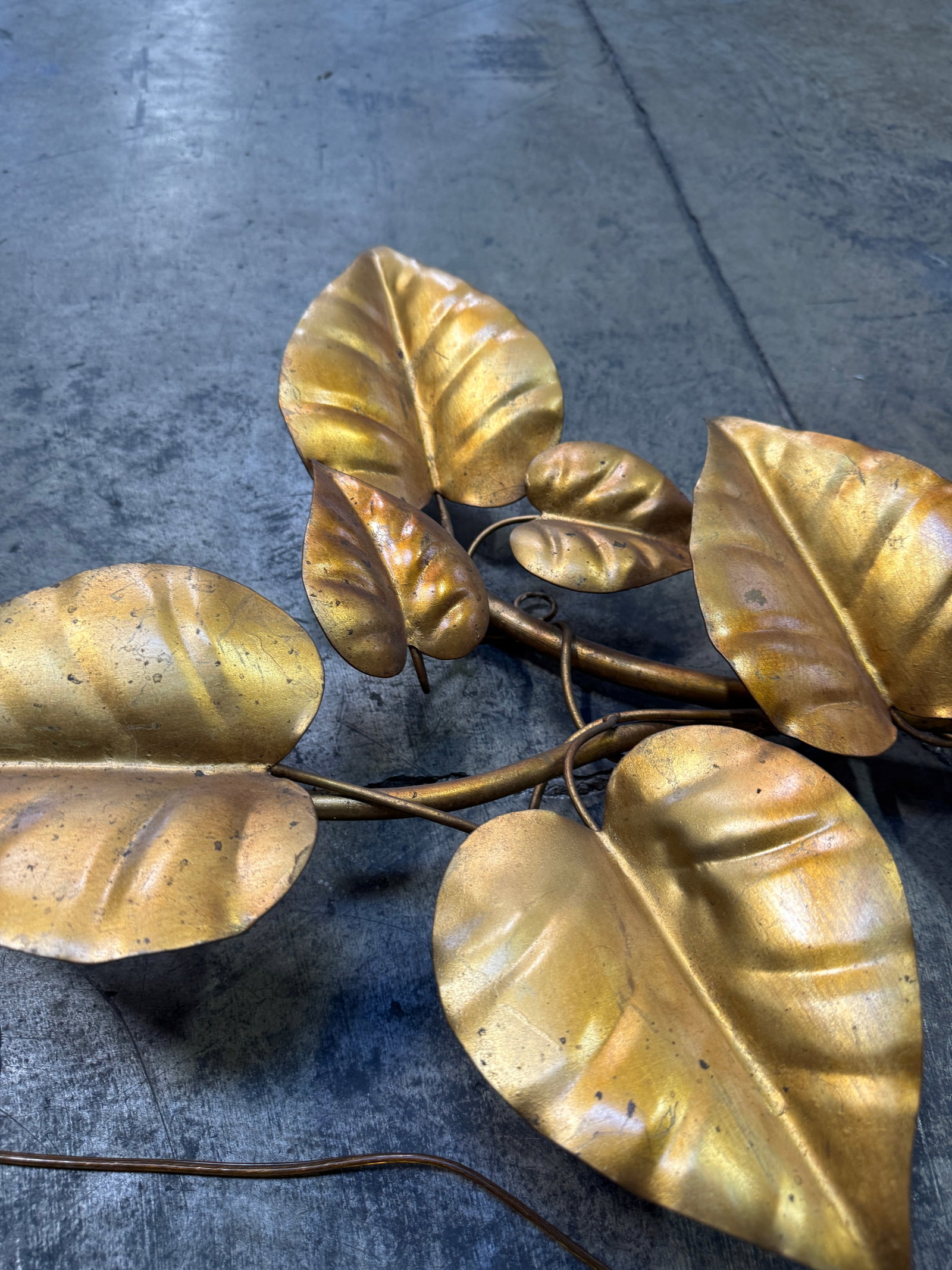 Vintage Italian Gilt Tole Leaf Wall Light - Mid-Century Gold Metal Vine Sconce, Made in Italy, 1960s - 12