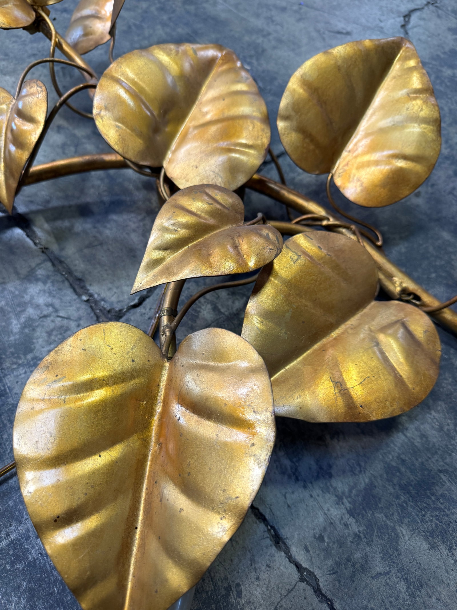 Vintage Italian Gilt Tole Leaf Wall Light - Mid-Century Gold Metal Vine Sconce, Made in Italy, 1960s - 13