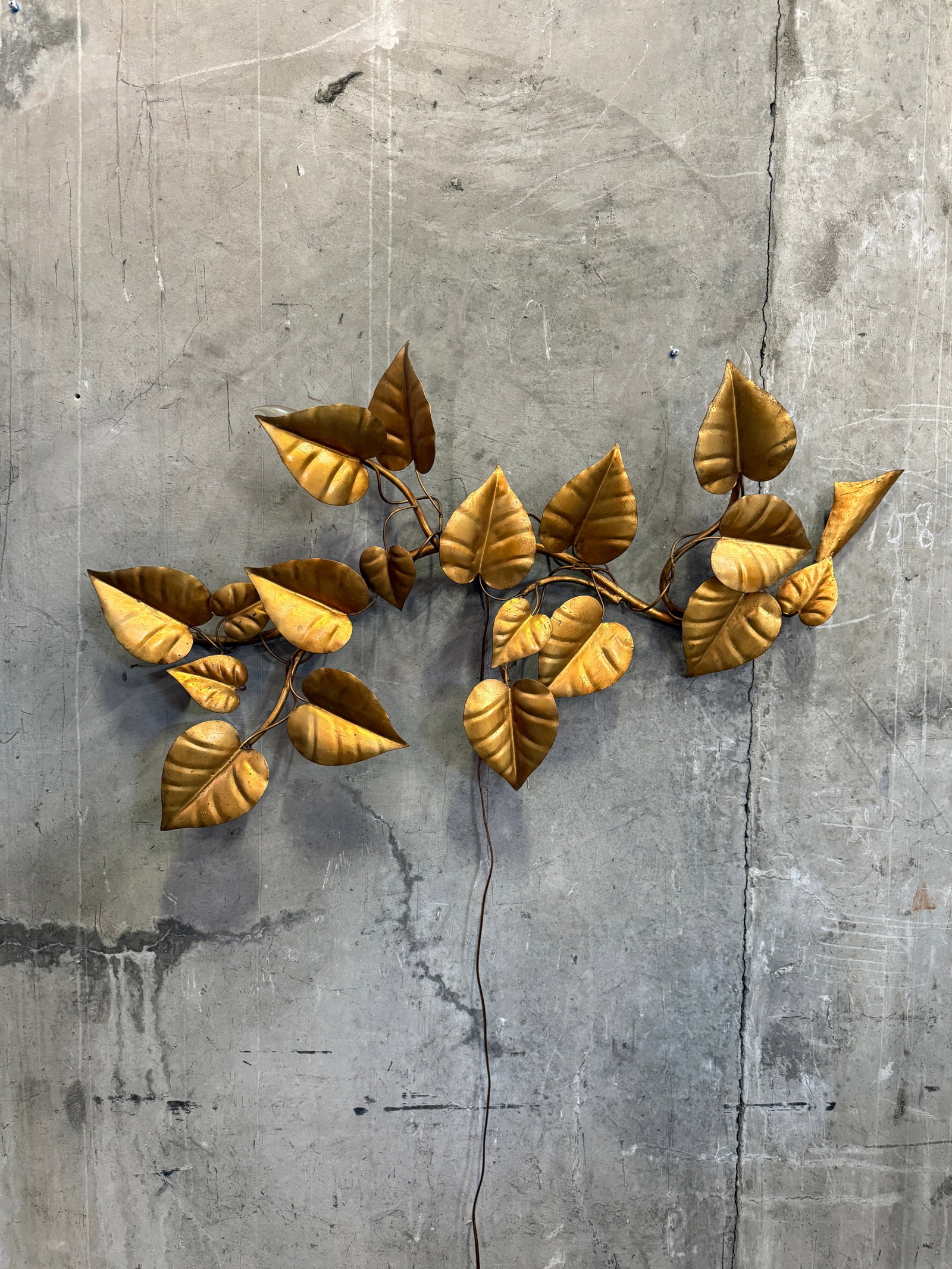 Vintage Italian Gilt Tole Leaf Wall Light - Mid-Century Gold Metal Vine Sconce, Made in Italy, 1960s - 4