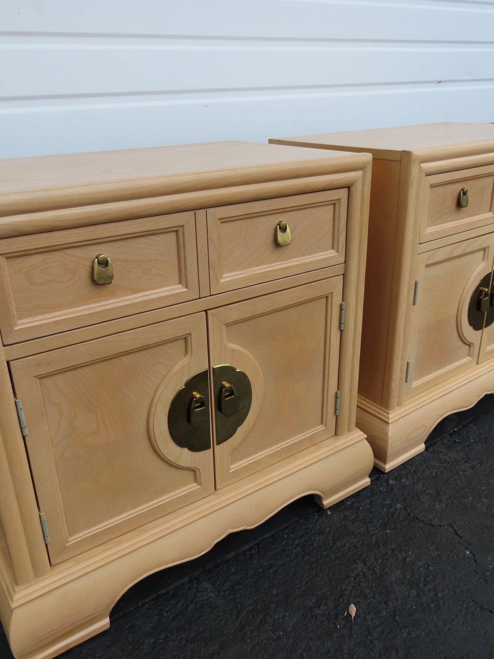 Bernhardt Hollywood Regency White Oak Large Nightstands End Bedside Tables a Pair 6400 - 10