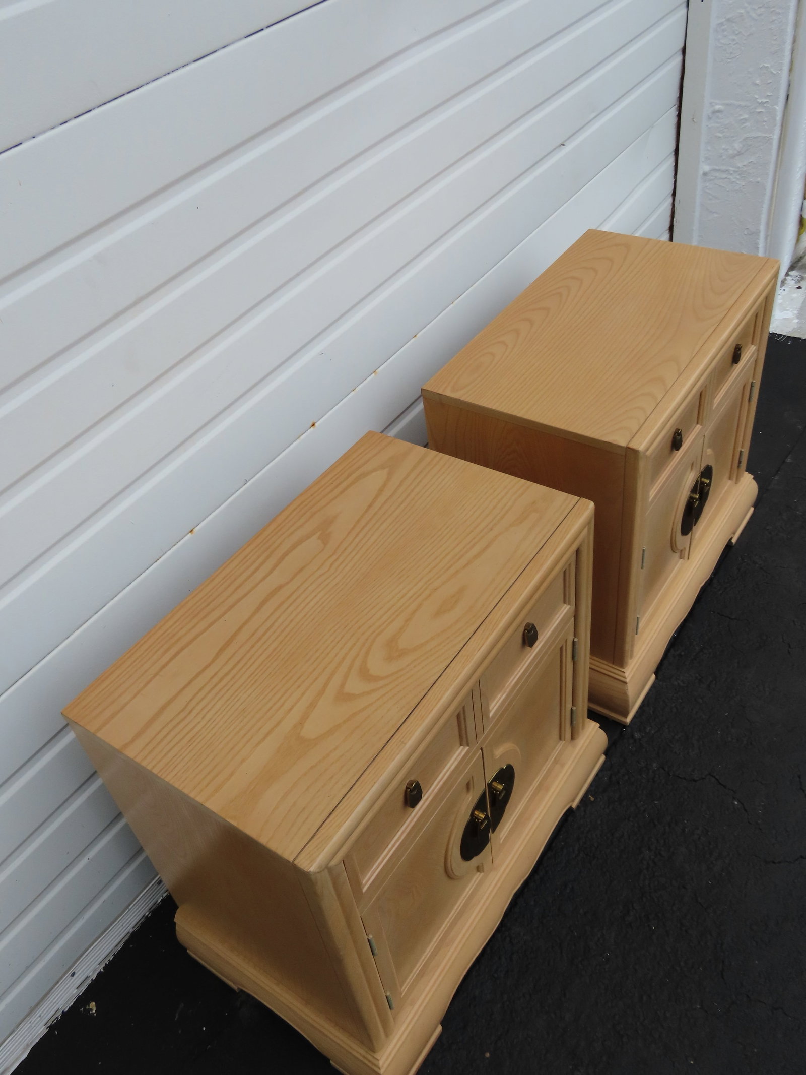 Bernhardt Hollywood Regency White Oak Large Nightstands End Bedside Tables a Pair 6400 - 11