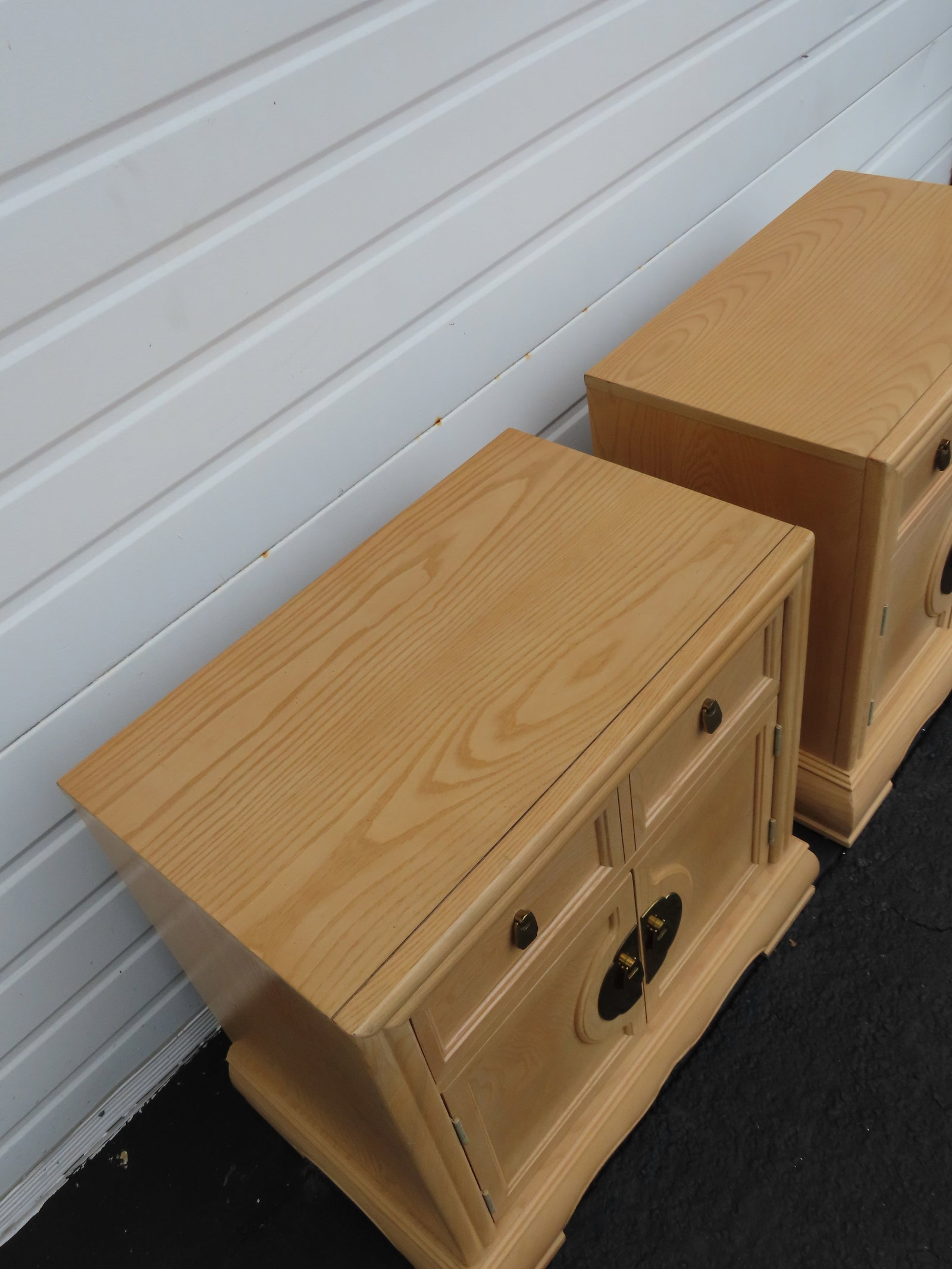 Bernhardt Hollywood Regency White Oak Large Nightstands End Bedside Tables a Pair 6400 - 13