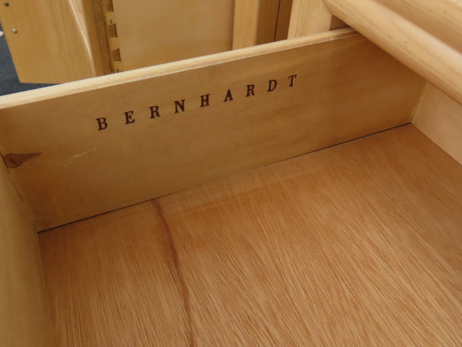 Bernhardt Hollywood Regency White Oak Large Nightstands End Bedside Tables a Pair 6400 - 8