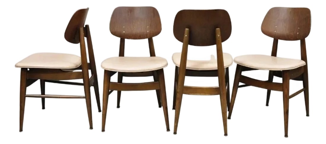 Vintage Thonet Mid Century Modern Bentwood Walnut Dining Chairs - Set of 4: Vintage Thonet Mid Century Modern Bentwood Walnut Dining Chairs - Set of 4. Circa Mid 20th Century. Measurements: 31.5" H x 17" W x 22" D x 18.5" Seat Height. Condition: Alterations: Original Conditio