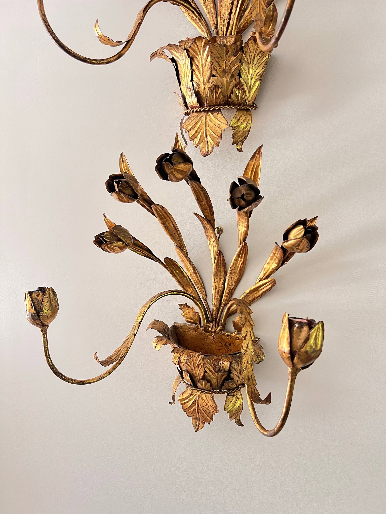 1960s Pair of Italian Gilt Tole Candle Sconces - 7