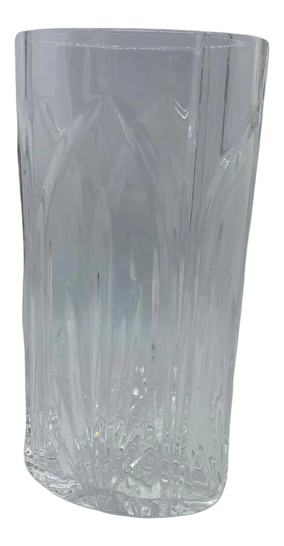 Vintage Waterford Cut Crystal Castleton Oval Vase: Lovely Signed Irish Waterford Cut Crystal "Castleton" Pattern Oval Vase. This Vase measures 8" Tall x 4" Wide x 3" Deep. This Vase is in excellent condition with no chips, cracks or repairs. It has a 