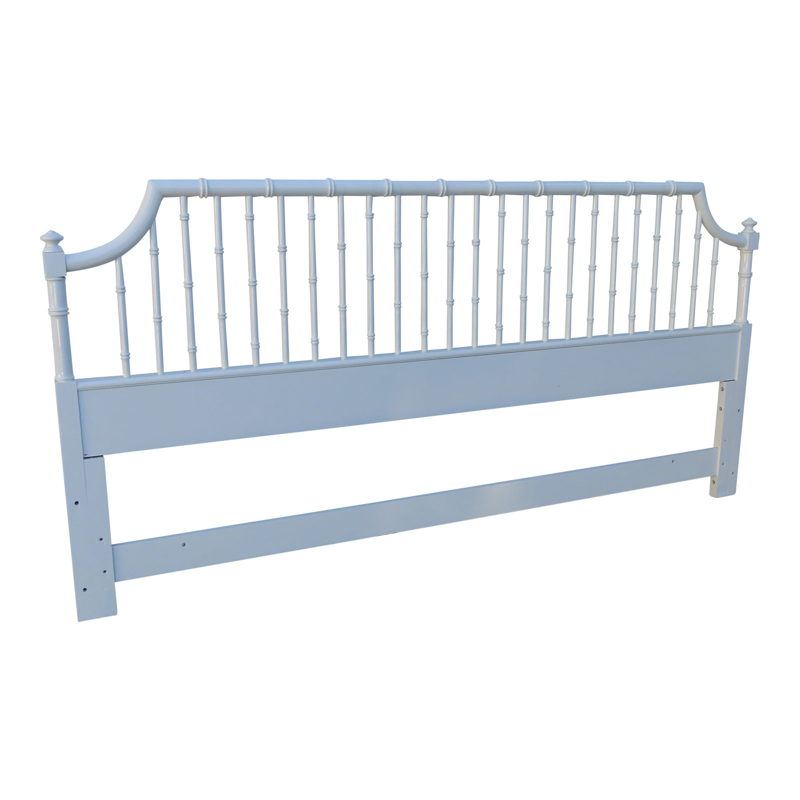 Thomasville Hollywood Regency Faux Bamboo Painted King Size Headboard 6643: This beautiful king size Headboard is made out of wood. It was made by Thomasville and it is marked. This classic Headboard has Hollywood Regency style and design, faux bamboo design, and a cream