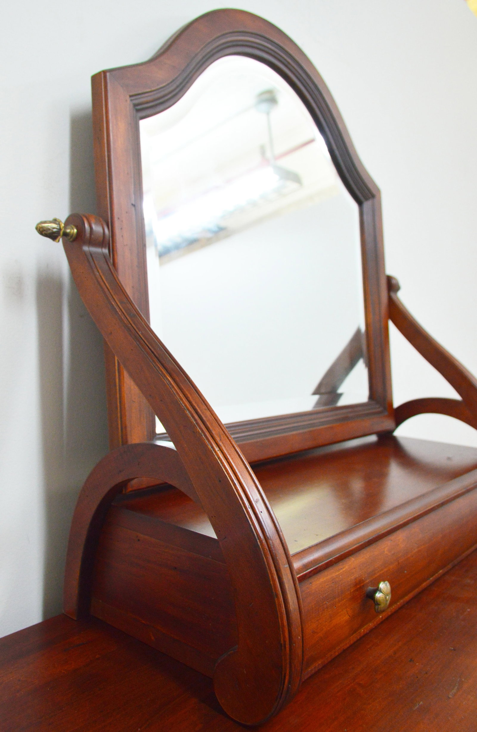 Ethan Allen Chest of Drawers and Mirror Set - 5