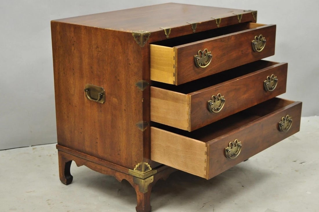 Mid 20th Century Henredon Pan Asian Chinoiserie Brass Butterfly 3 Drawer Campaign Chest Commode - 10