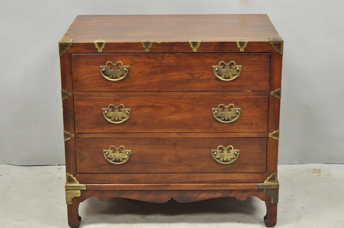 Mid 20th Century Henredon Pan Asian Chinoiserie Brass Butterfly 3 Drawer Campaign Chest Commode - 2