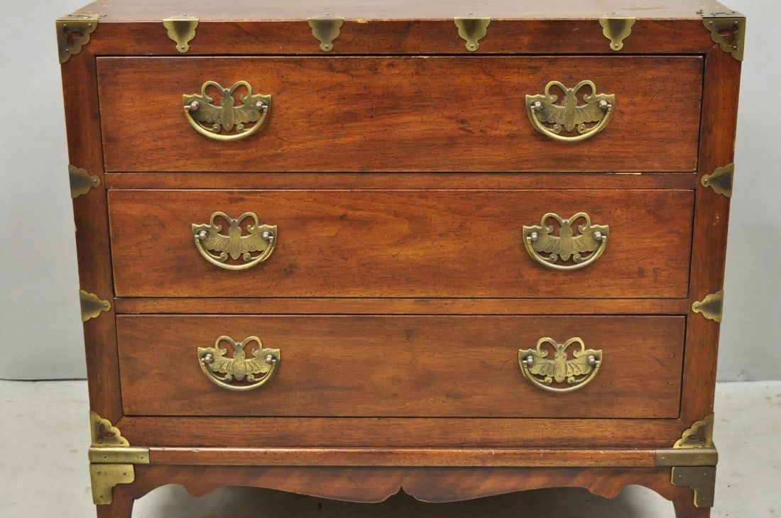 Mid 20th Century Henredon Pan Asian Chinoiserie Brass Butterfly 3 Drawer Campaign Chest Commode - 4