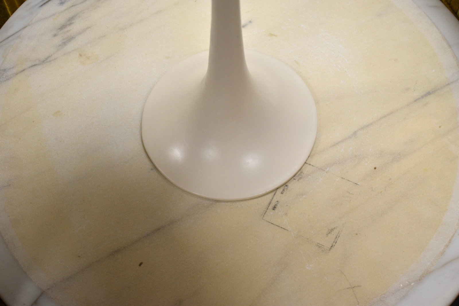 1970s Eero Saarinen Knoll Marble 20" Tulip End Table - 5