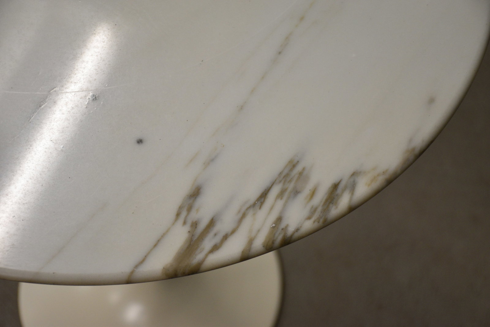 1970s Eero Saarinen Knoll Marble 20" Tulip End Table - 6