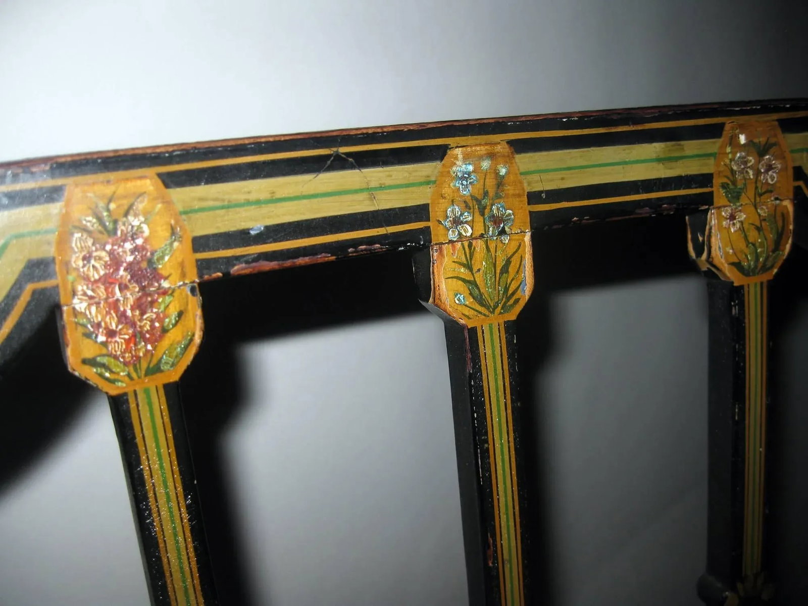 19th century George III Painted Side Chair in the Hepplewhite Style - 4