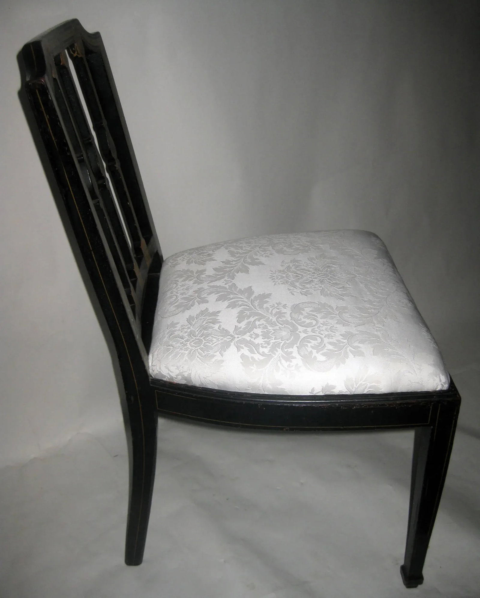 19th century George III Painted Side Chair in the Hepplewhite Style - 5
