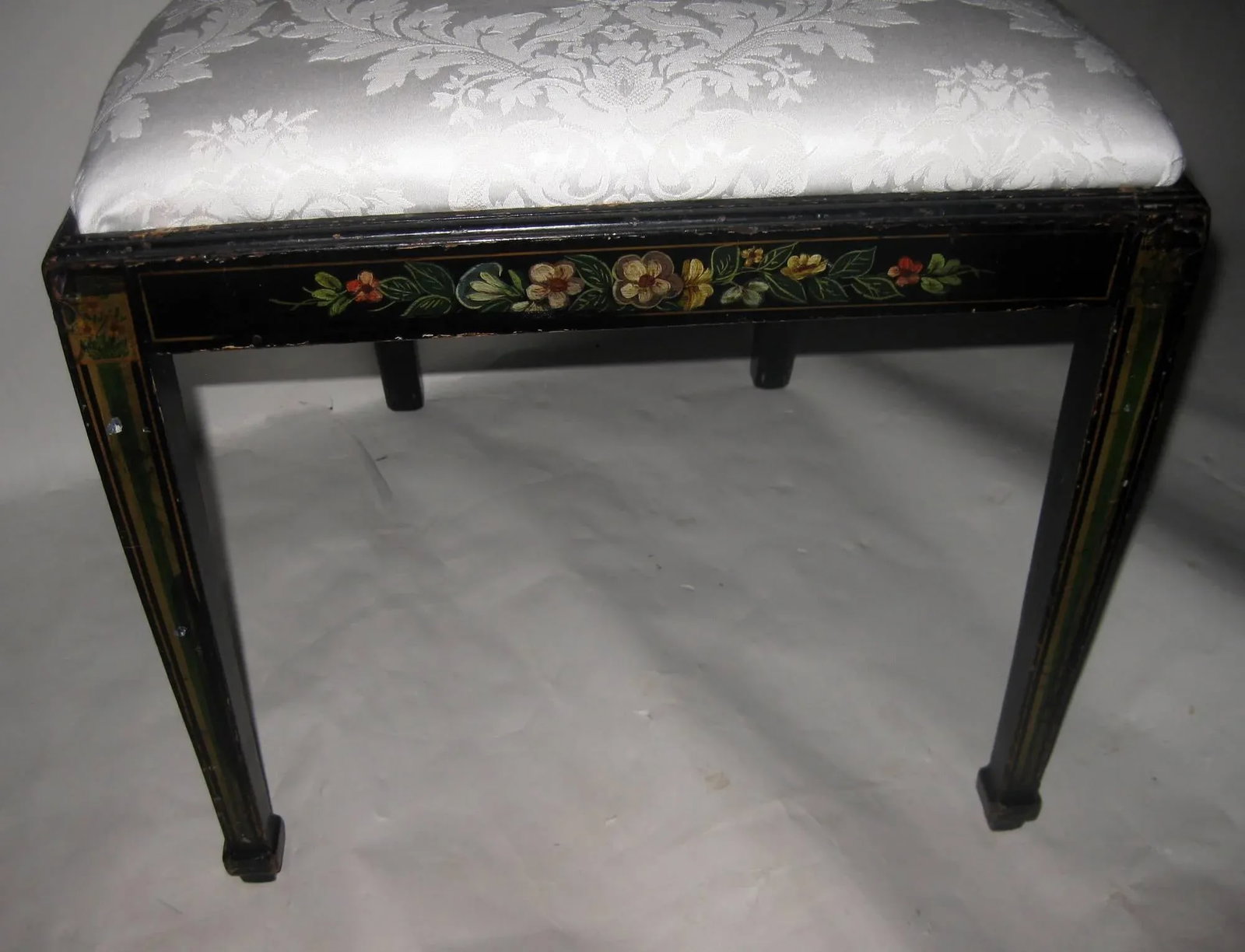 19th century George III Painted Side Chair in the Hepplewhite Style - 8