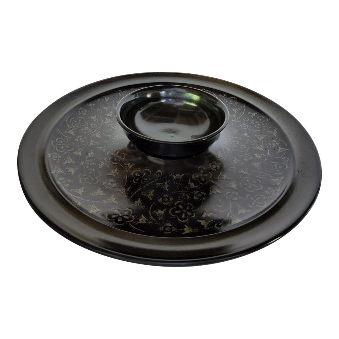 1970s Franciscan Madeira Chip and Dip Platter: 1970's vintage chip and dip plate in Franciscan Madeira pattern. It features floral scrolls in two shades of green on a chocolate ground. It uses the included berry/fruit bowl as the center dip bowl.