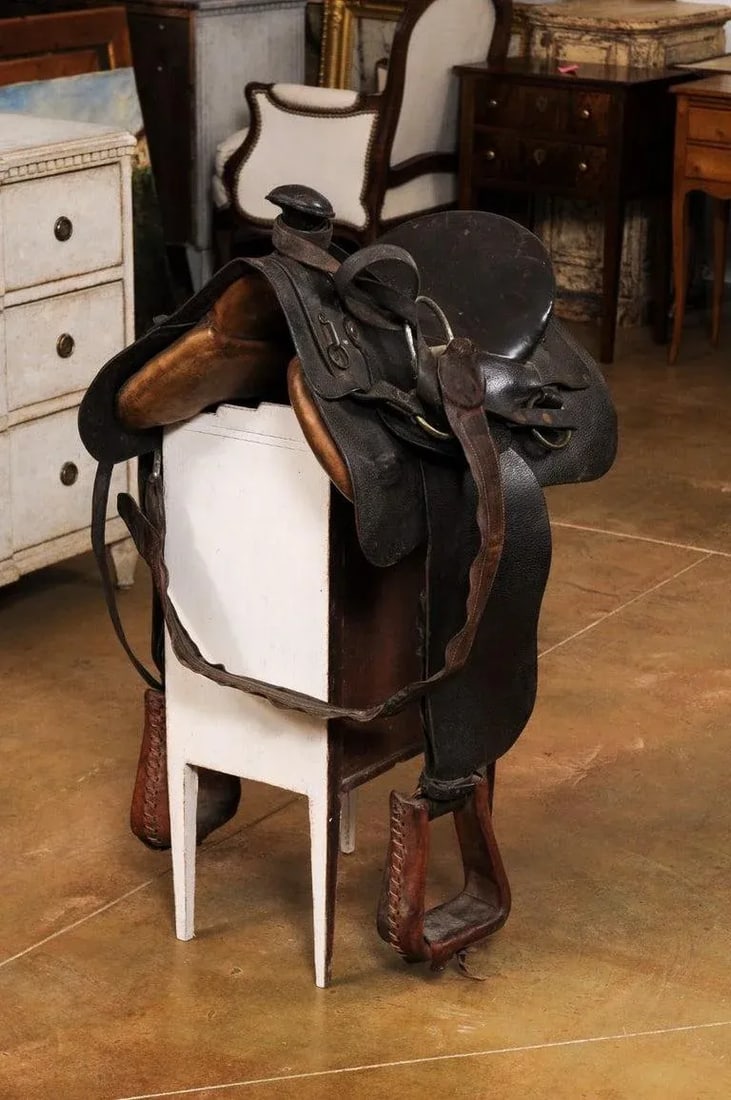 Vintage American Western Style Leather Saddle with Weathered Patina - 11