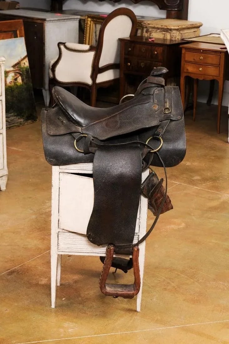 Vintage American Western Style Leather Saddle with Weathered Patina - 6