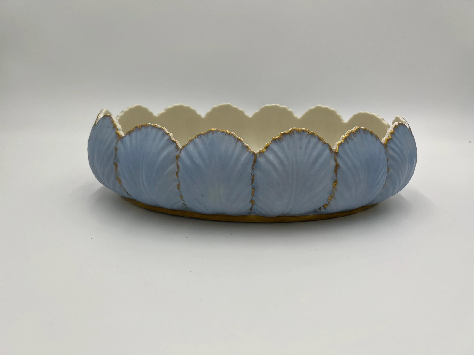 Antique English Porcelain Foliate Shell Scallop Rimmed Centerpiece Bowl - 2