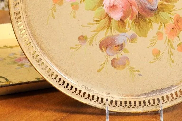 Early 20th Century French Tole Tray with Hand-Painted Bouquet of Roses and Pierced Gallery - 6