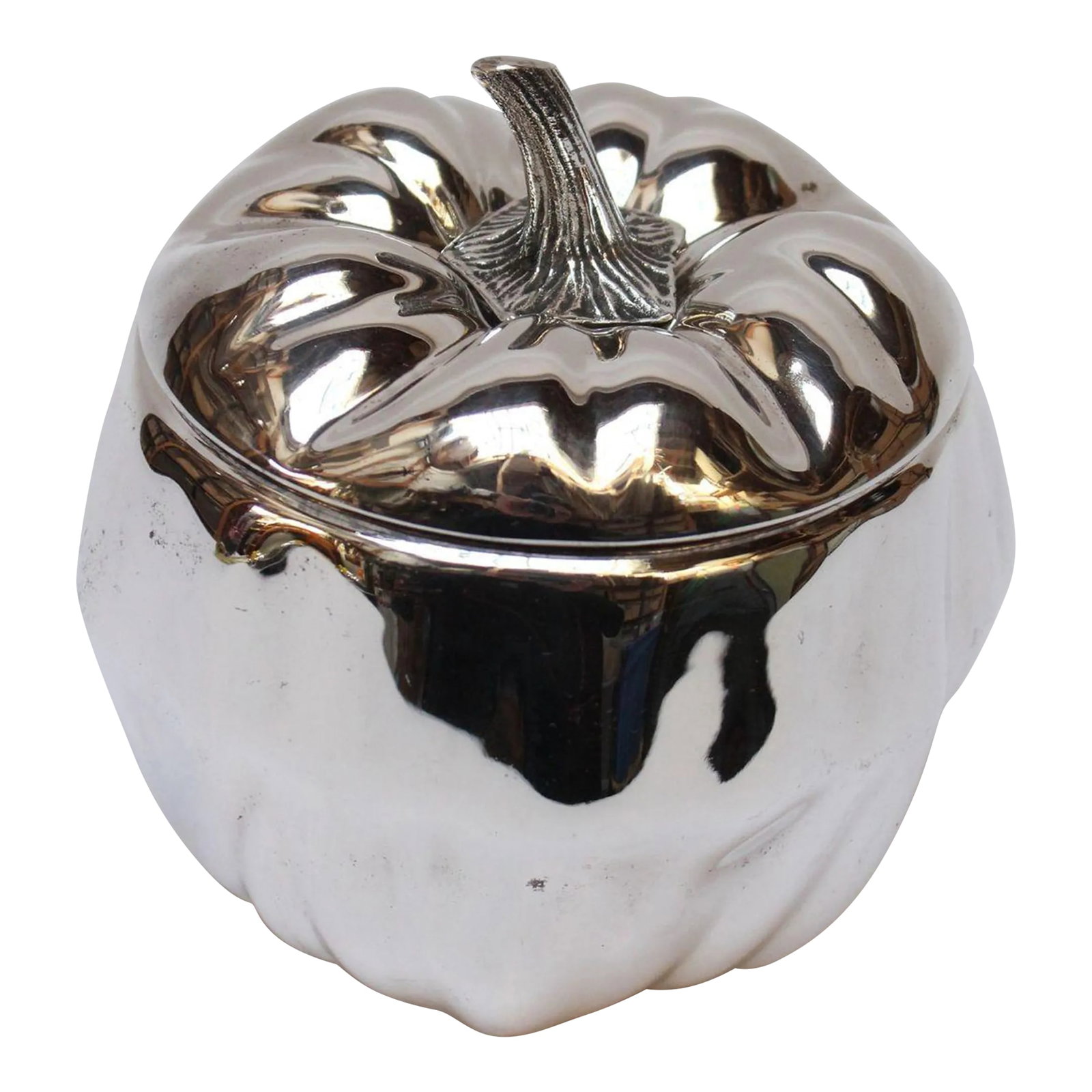 Vintage Italian Silver-Plated Insulated "Pumpkin" Ice Bucket by Teghini: Mid-Century Italian Modern "pumpkin-form" ice bucket with silver plate exterior and ivory-hued plastic interior designed by Argenteria Teghini (ca. late 1960s/early 1970s, Florence, Italy). Features a