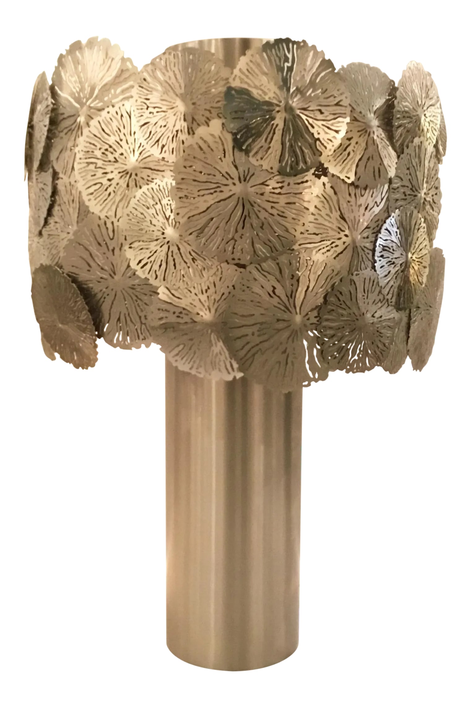 Modern Studio a Home Lily Pad Silver Metal Table Lamp: Stylish Modern Studio A Home Lily Pad Silver Metal Table Lamp, showroom floor sample, original retail $2997 Condition: Imperfections: Some Imperfections Condition Notes: Showroom floor sample