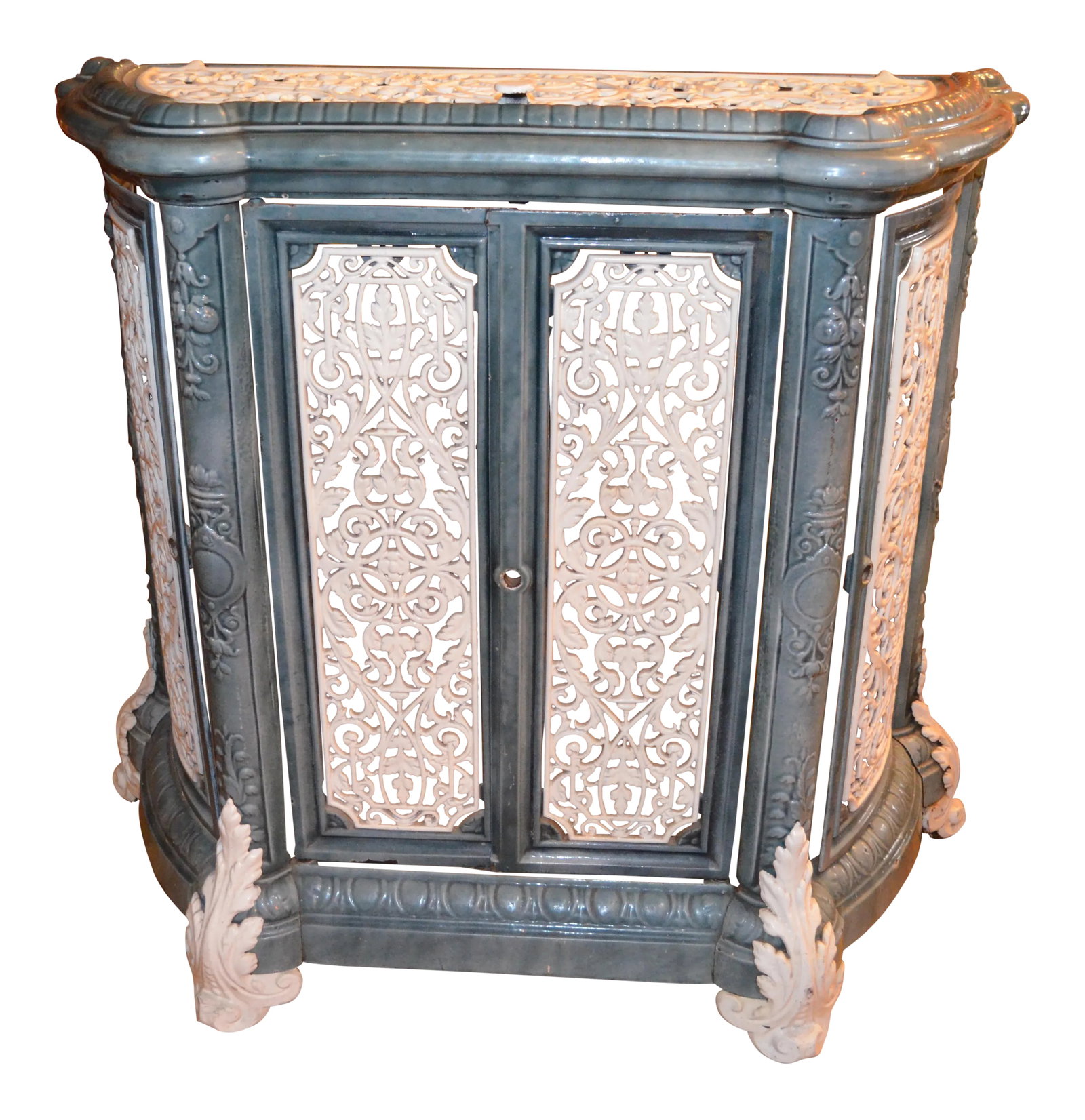 Antique French Victorian Radiator Cover: Antique Ornate French Victorian Style Cast Iron Radiator Cover Dimentions: H 34" W 37" D 15" Front of the radiator width 23.5" Condition: Alterations: Original Condition Unaltered Imperfections: Some