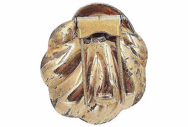 Vintage Signed Boucher Goldtone Shell Fur Clip, 1947 - 6