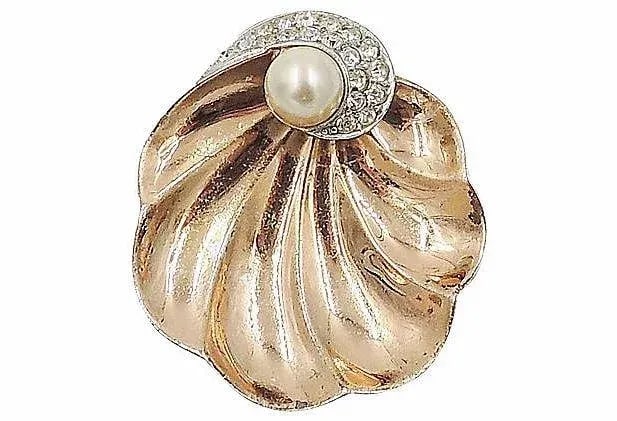 Vintage Signed Boucher Goldtone Shell Fur Clip, 1947 - 8