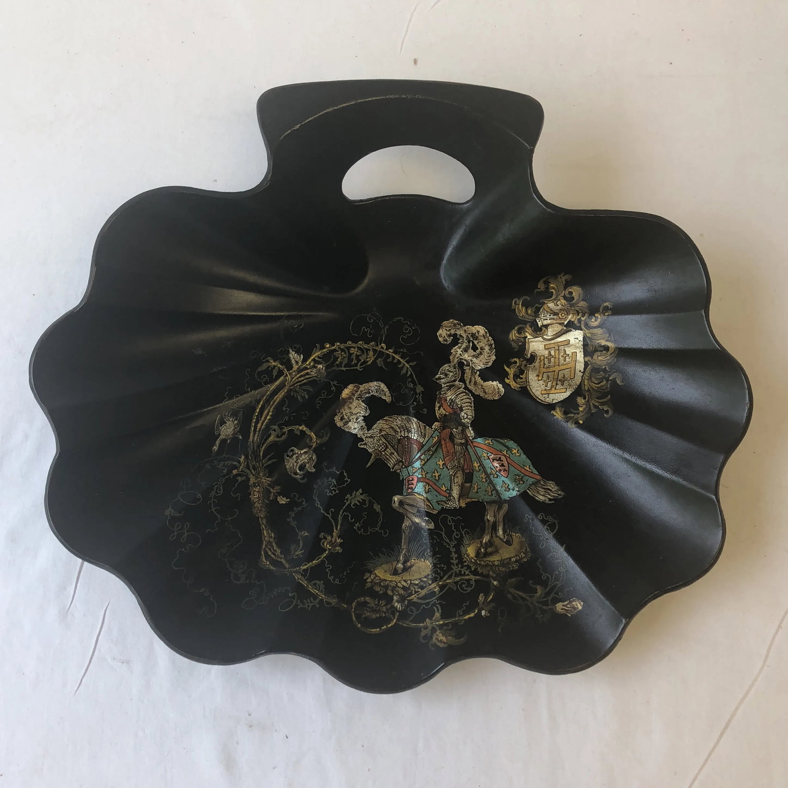 1940s Traditional Black Paper Mache Lacquered Knight & Shield Tray - 8