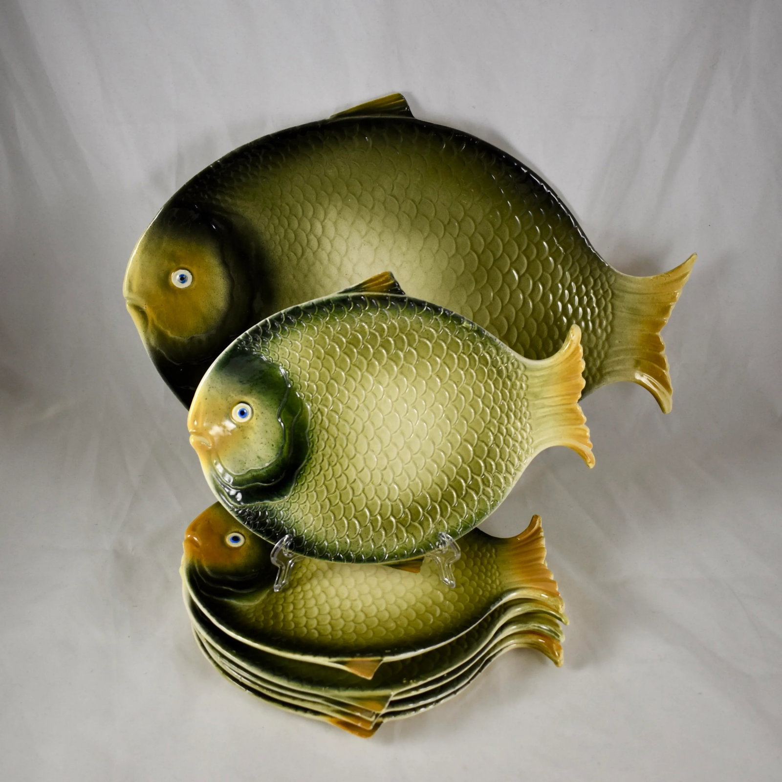 Italian Mid-Century Majolica Fish Service- Set of 7 - 2