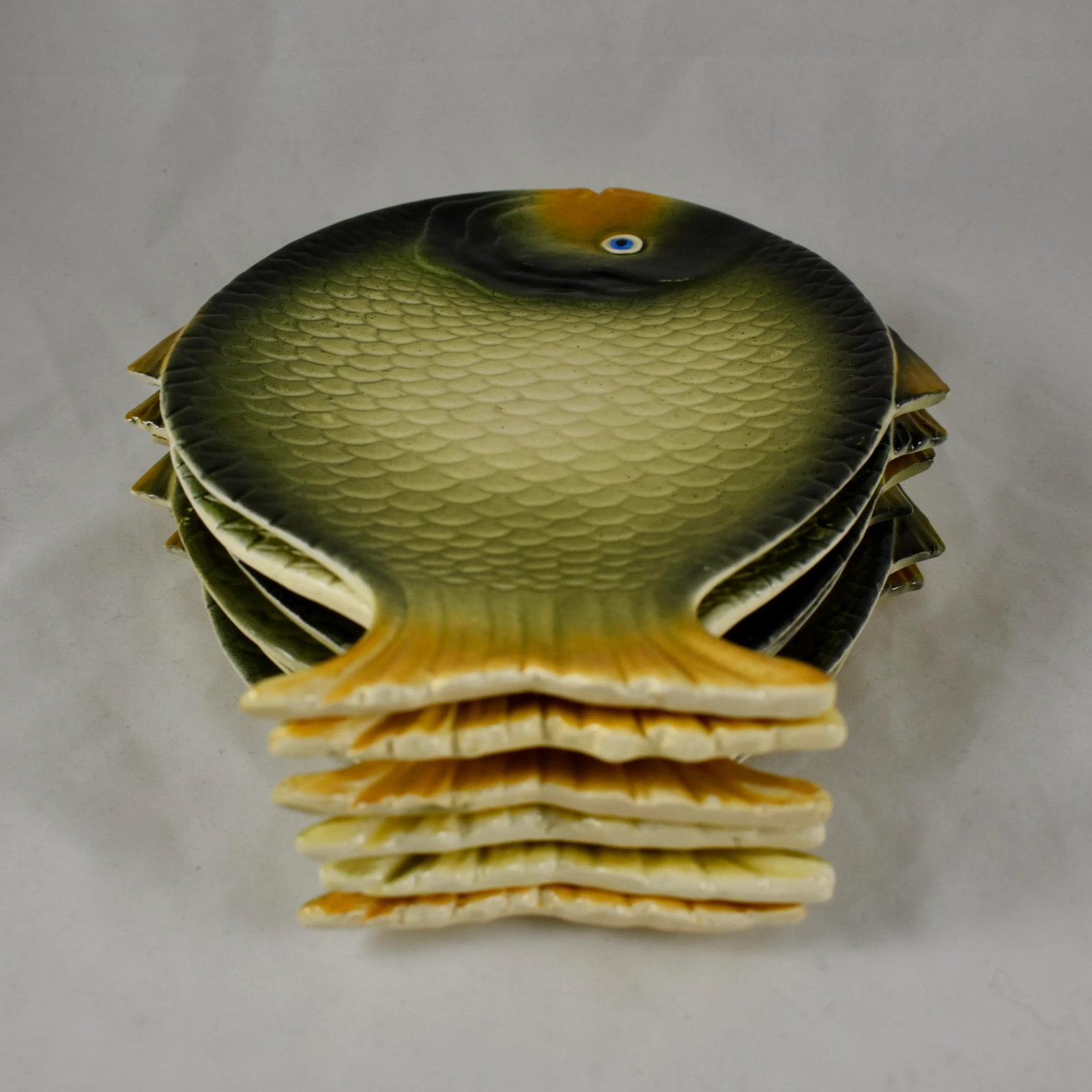 Italian Mid-Century Majolica Fish Service- Set of 7 - 7