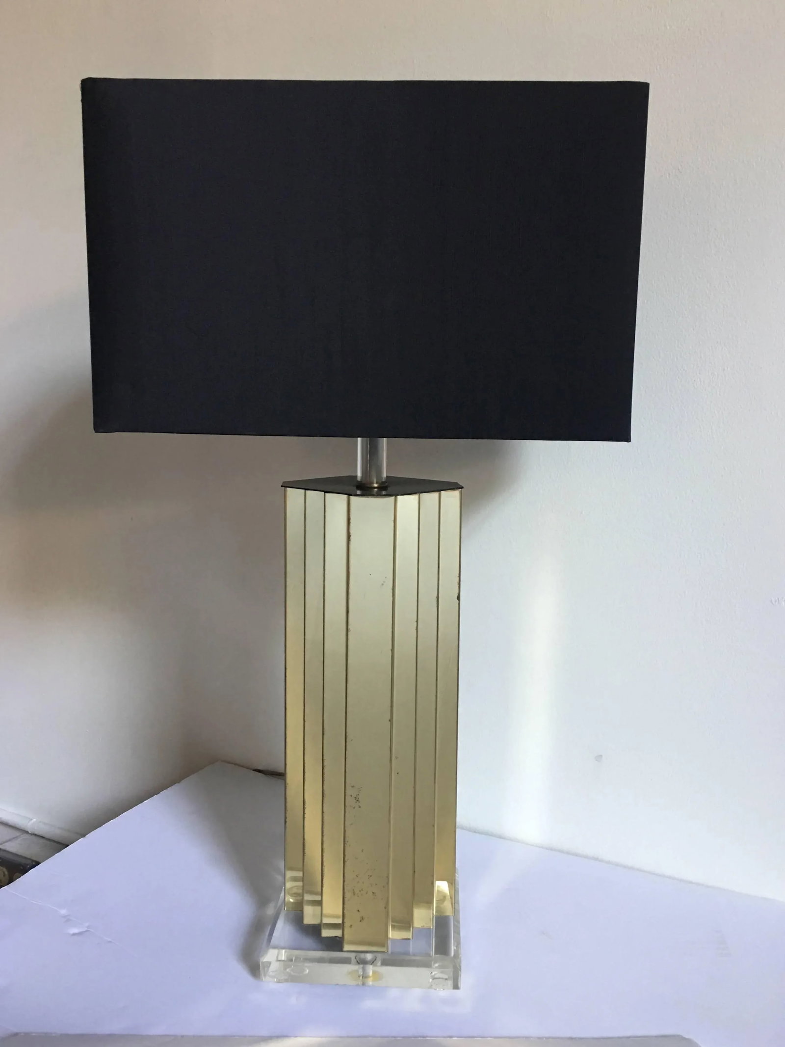 Skyscraper Brass and Lucite Table Lamp - 3