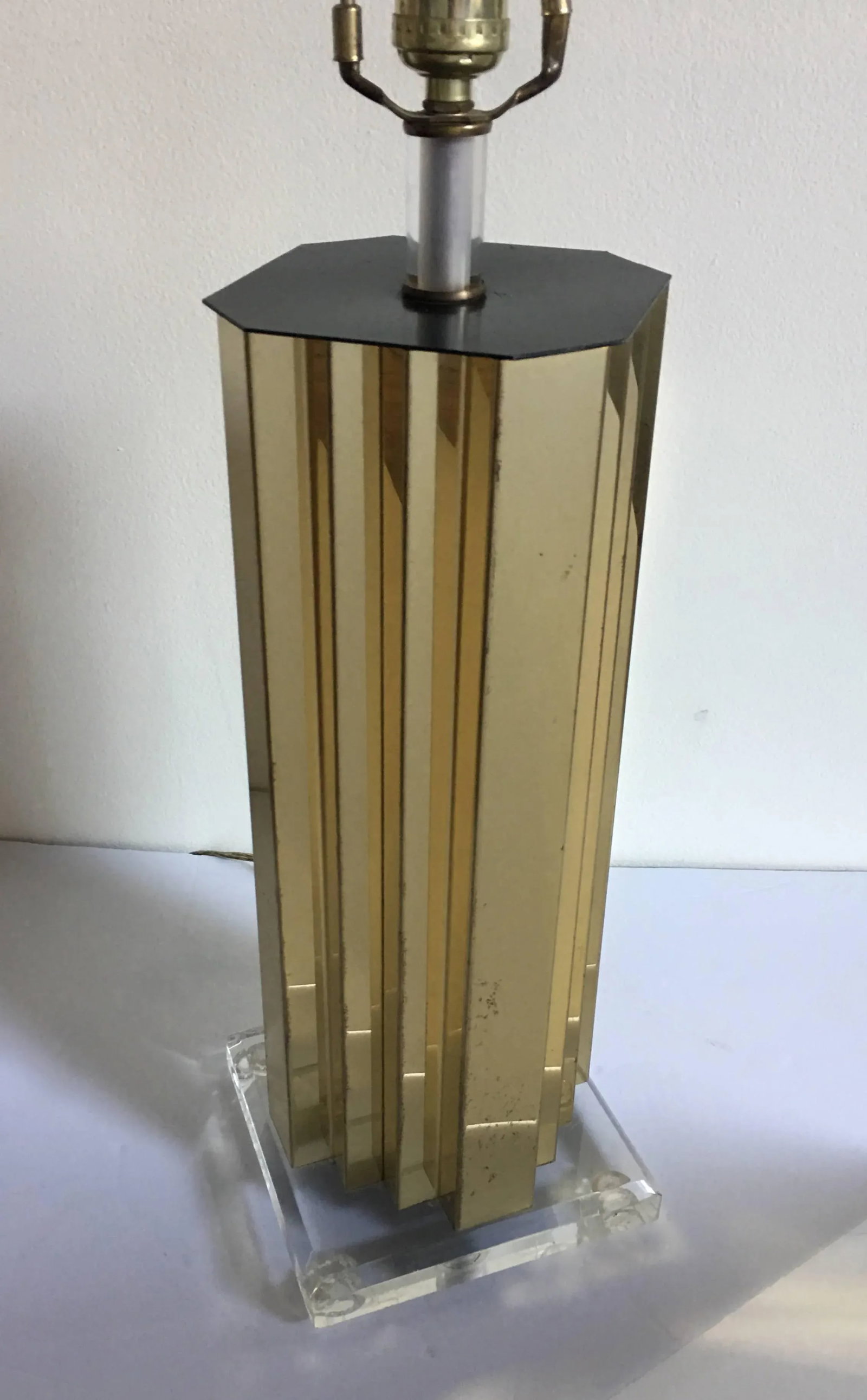 Skyscraper Brass and Lucite Table Lamp - 4