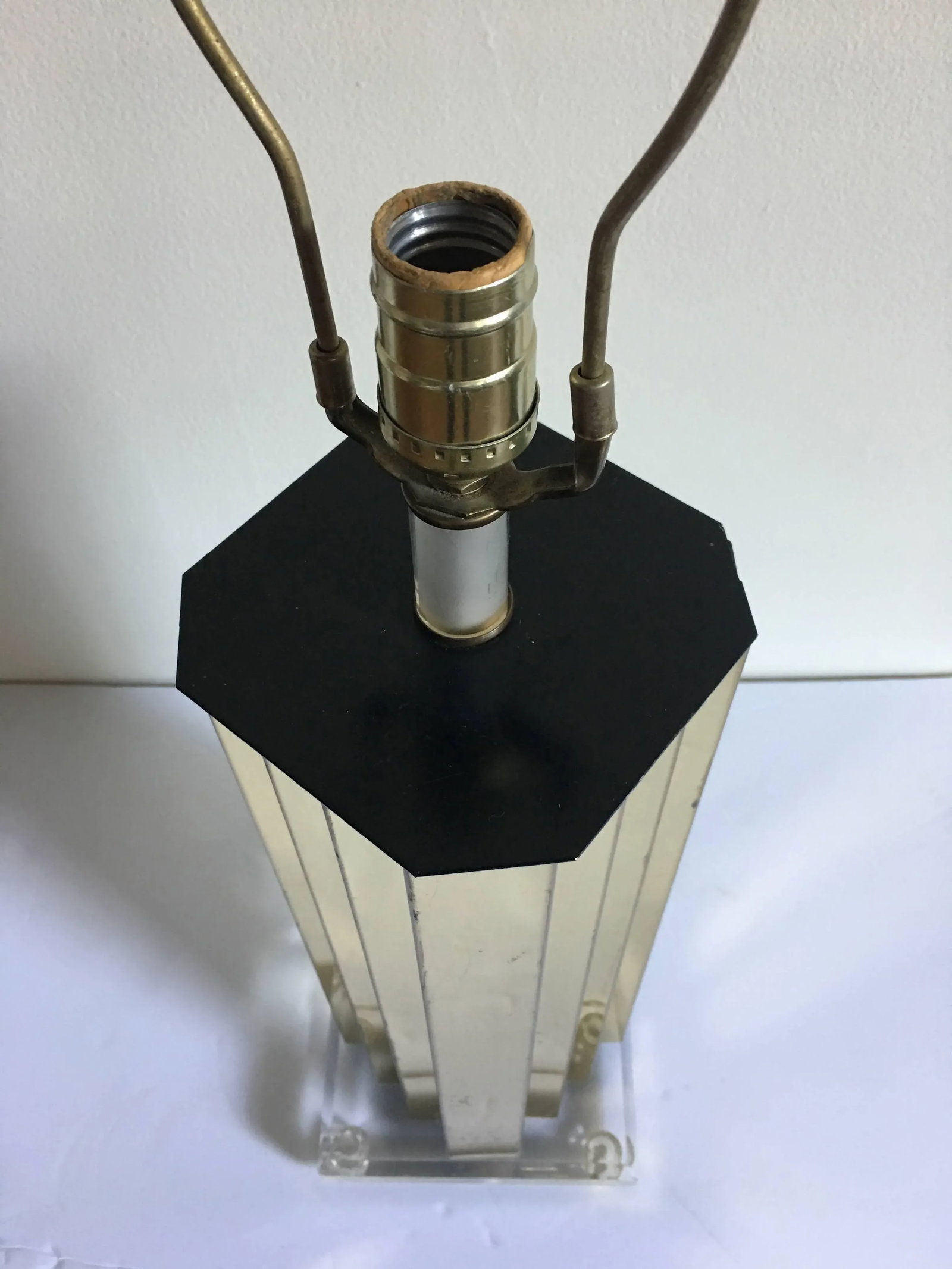 Skyscraper Brass and Lucite Table Lamp - 5