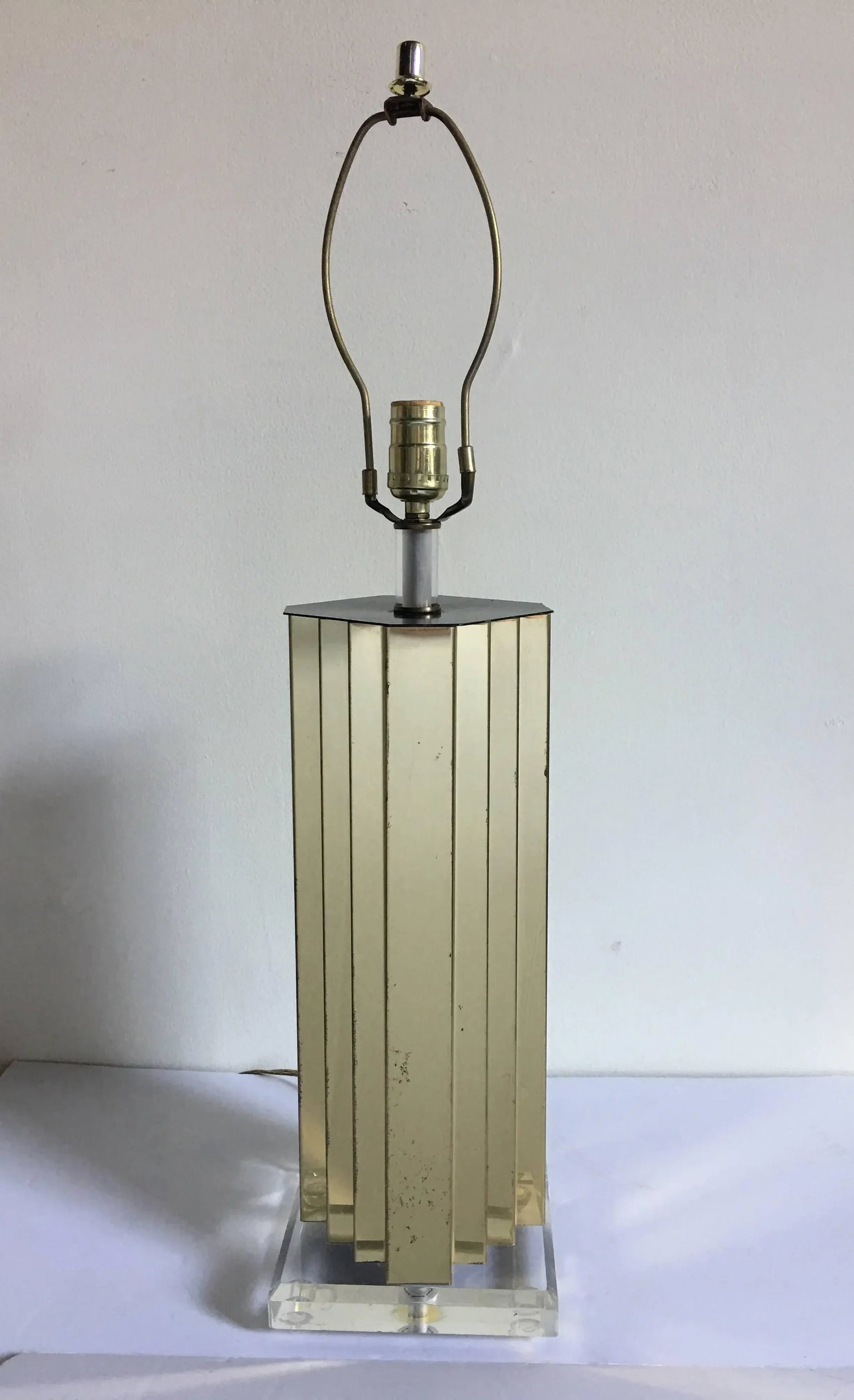 Skyscraper Brass and Lucite Table Lamp - 6