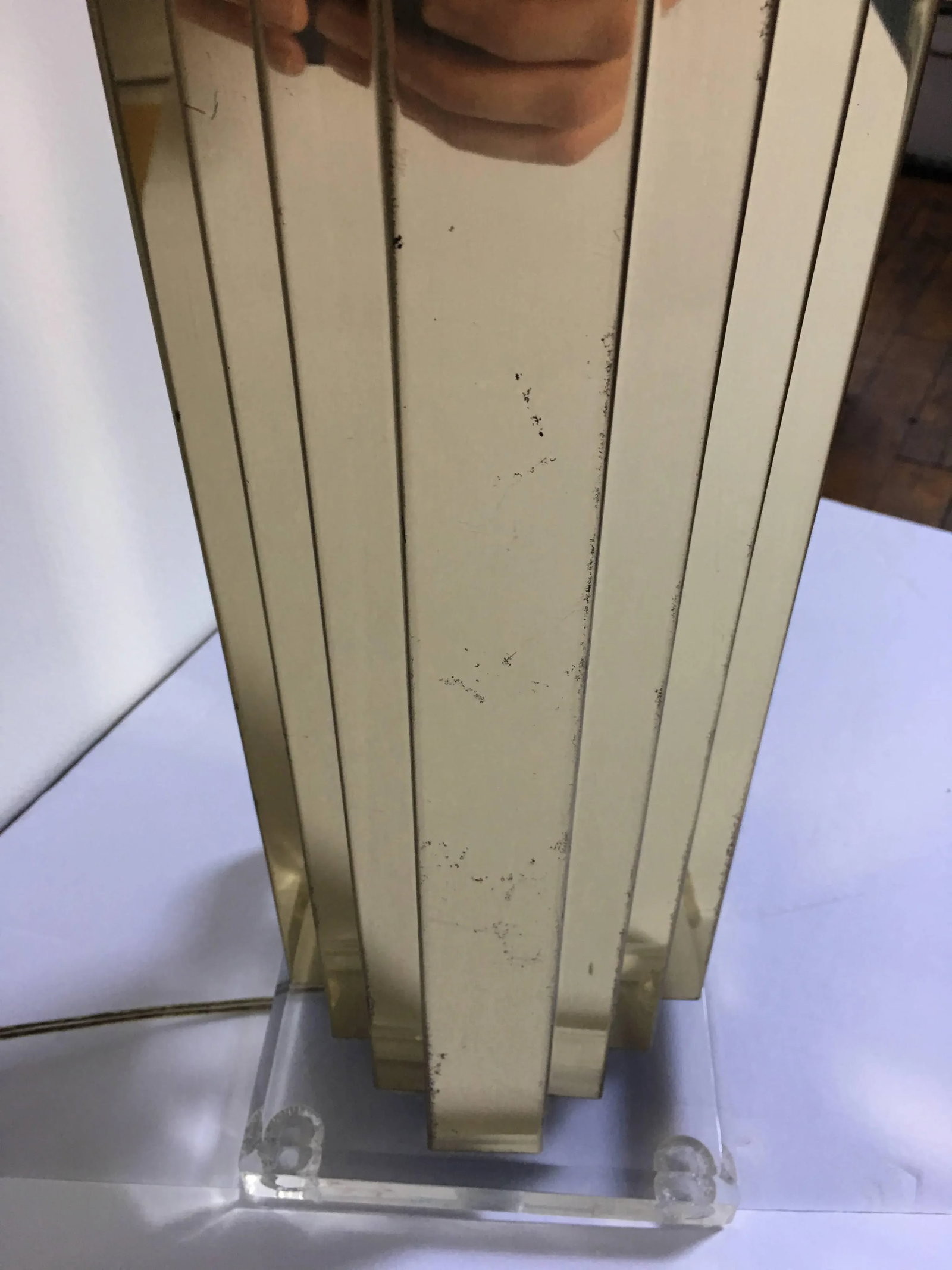Skyscraper Brass and Lucite Table Lamp - 8